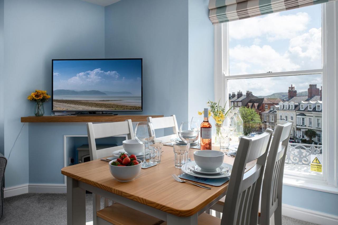 Abbey Road Boutique Holiday Apartment Лландидно Екстер'єр фото