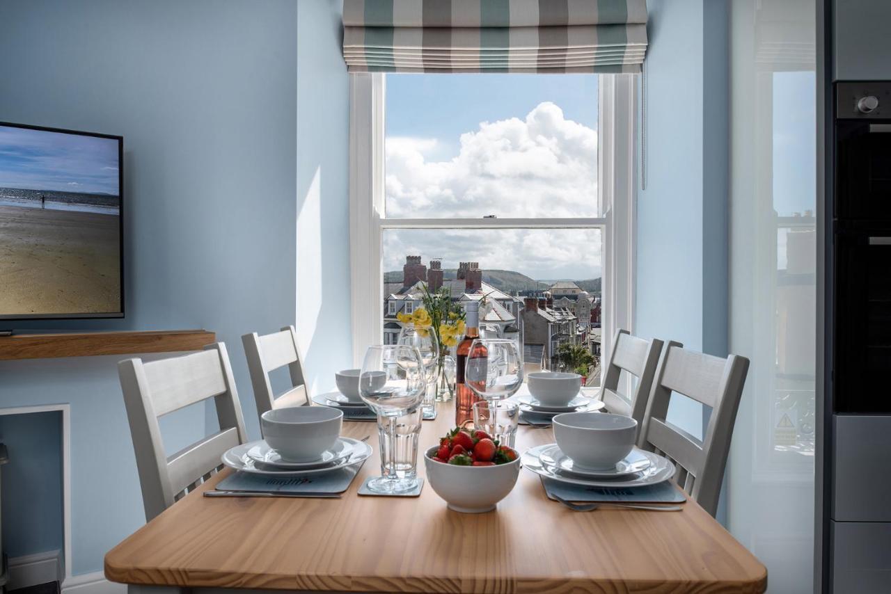 Abbey Road Boutique Holiday Apartment Лландидно Екстер'єр фото