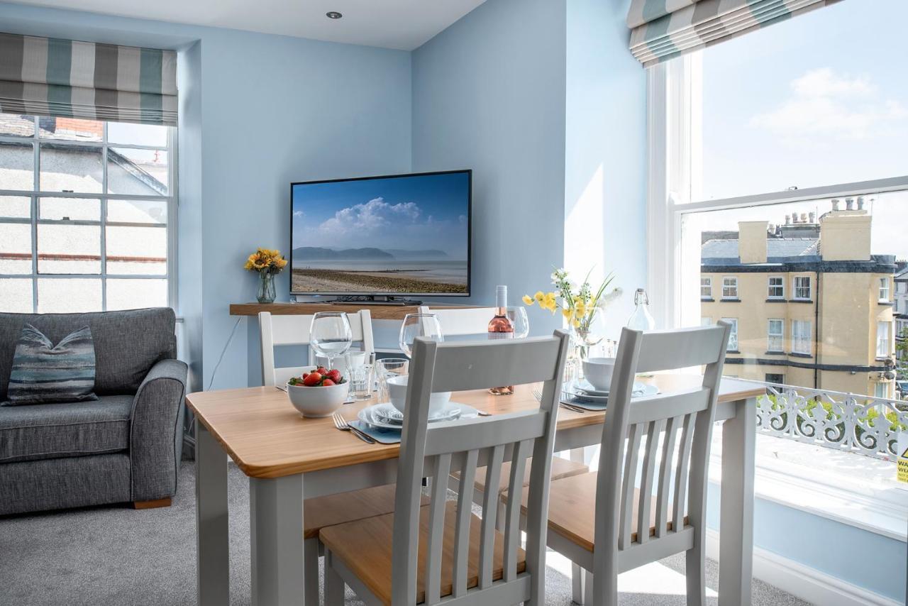 Abbey Road Boutique Holiday Apartment Лландидно Екстер'єр фото